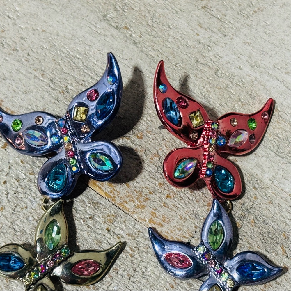 ❤️Betsey Johnson Butterfly Mismatched Earrings - Picture 3 of 5